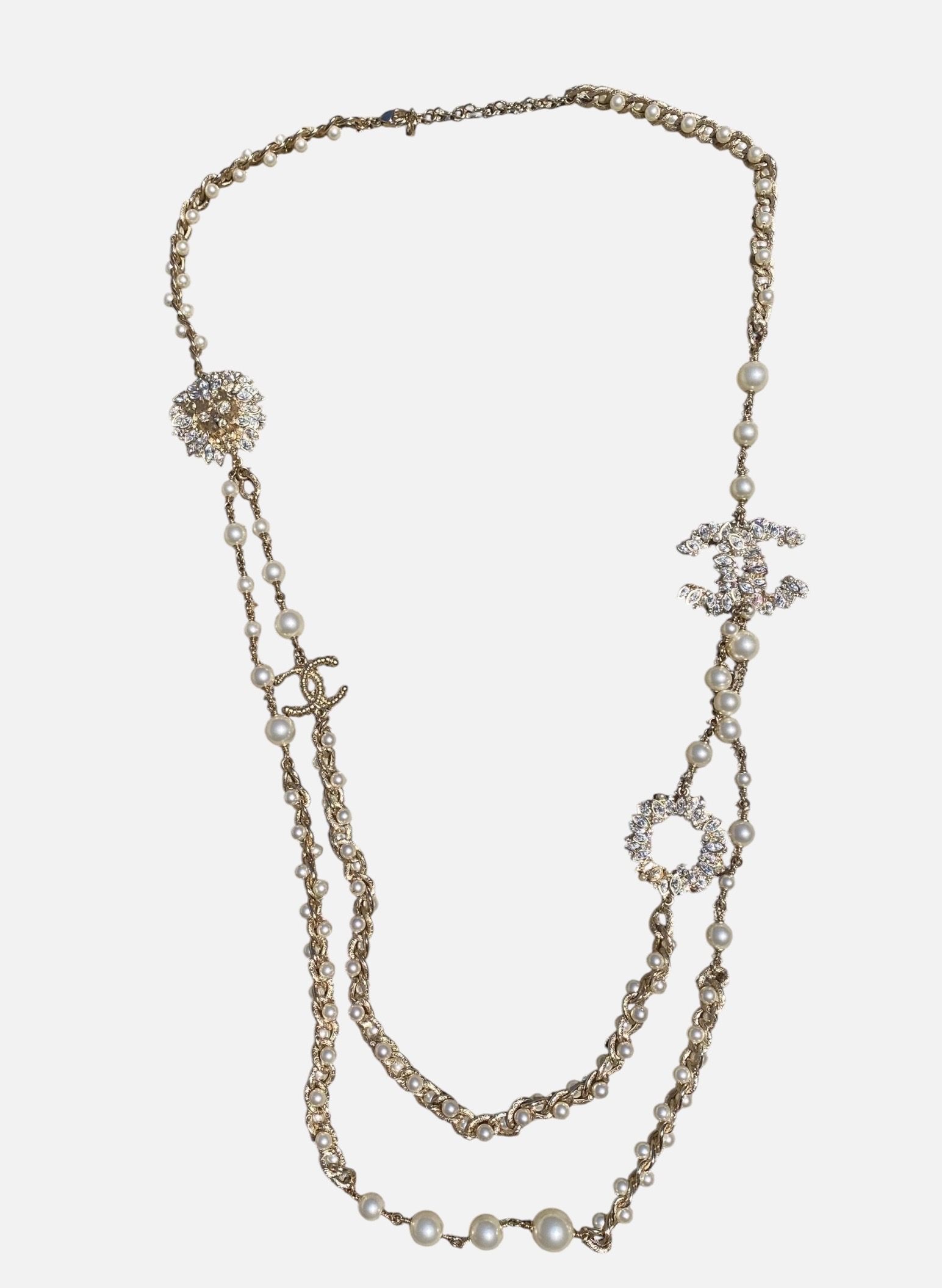 Chanel pearl necklace